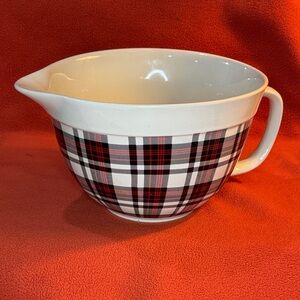 The bake shop Plaid Mixing Bowl with Handle